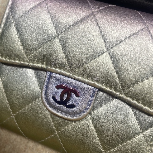 Chanel extremely RARE irresdescent rainbow purple green pink green & Silver 💕💕 - Picture 4 of 12